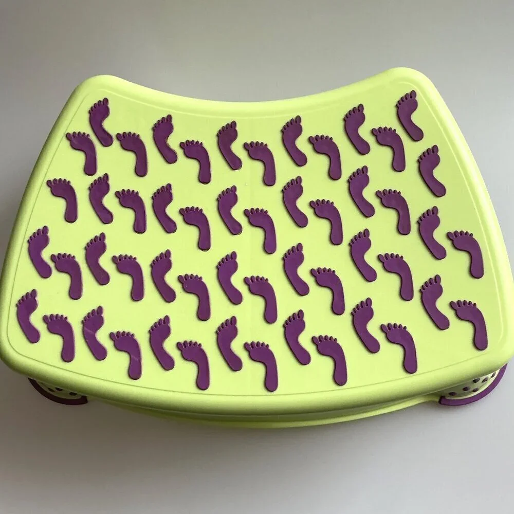KIDS STEP STOOL PURPLE FEET